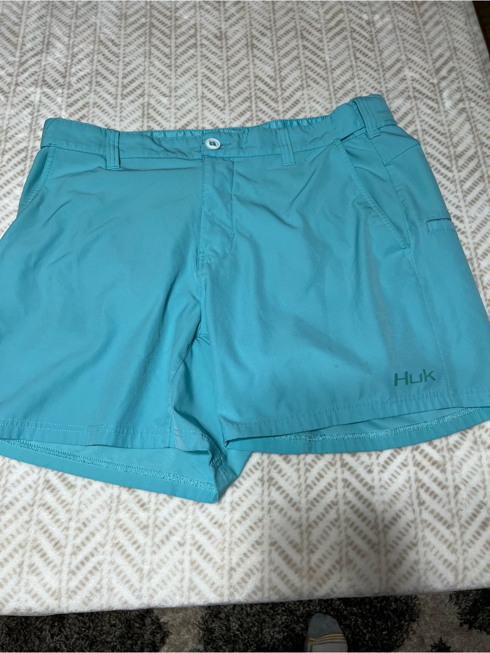 Huk Men's Teal Performance Shorts XL